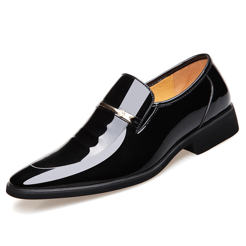 Pointed patent leather men's shoes