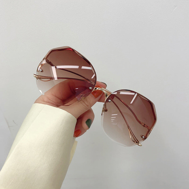 نظارة شمسية للسيدات بدون إطار