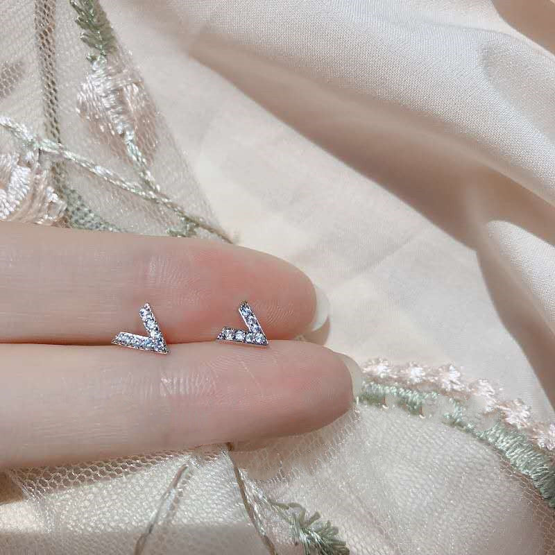 Geometric Letters Vs925 Silver Diamond-Studded Earrings