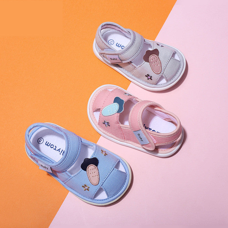 Baby sandals are breathable and non-slip