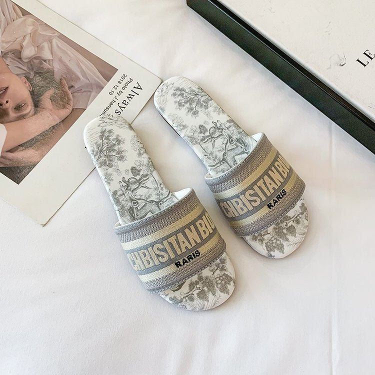 Fashionable Home Slippers with Printed Bottom