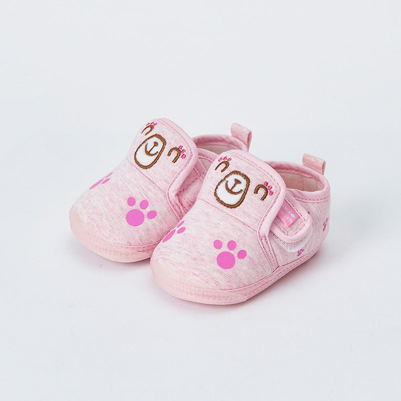 Baby boys' shoes with a soft, non-slip sole