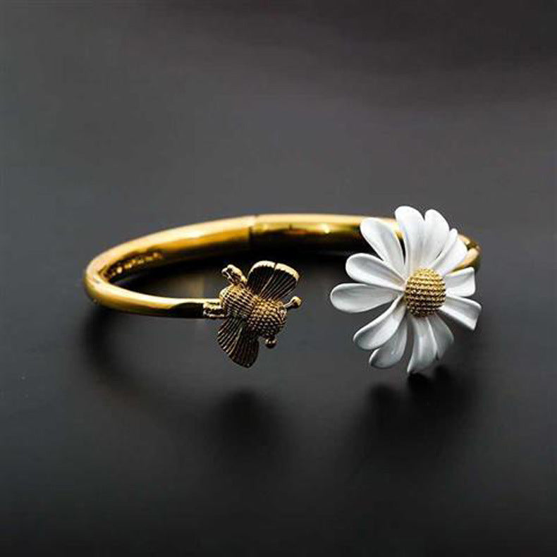 Chrysanthemum flower accessories