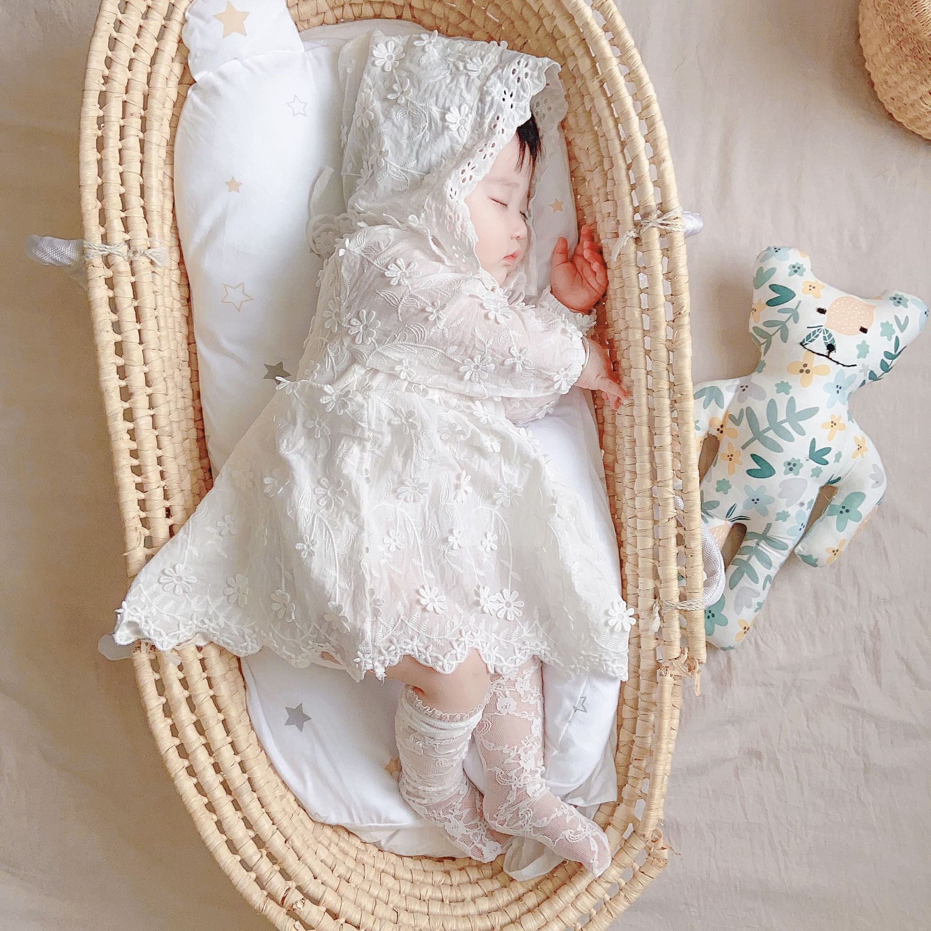 Send Hat Baby White Dress 2021 Spring Female Baby Lace Doll Collar Long-Sleeved Princess Dress