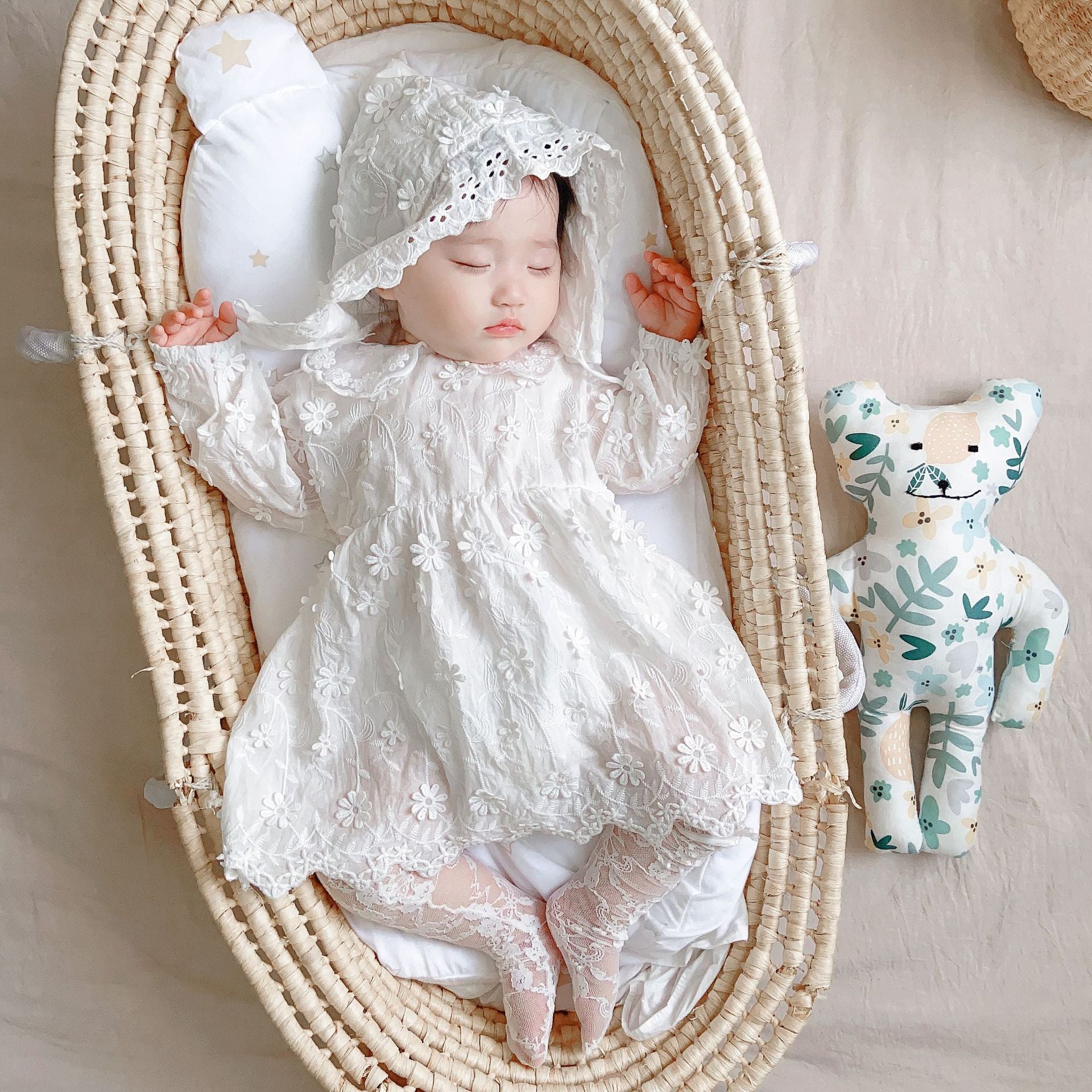 Send Hat Baby White Dress 2021 Spring Female Baby Lace Doll Collar Long-Sleeved Princess Dress