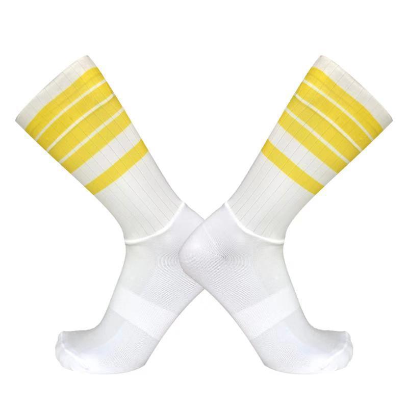 Non-slip silicone socks