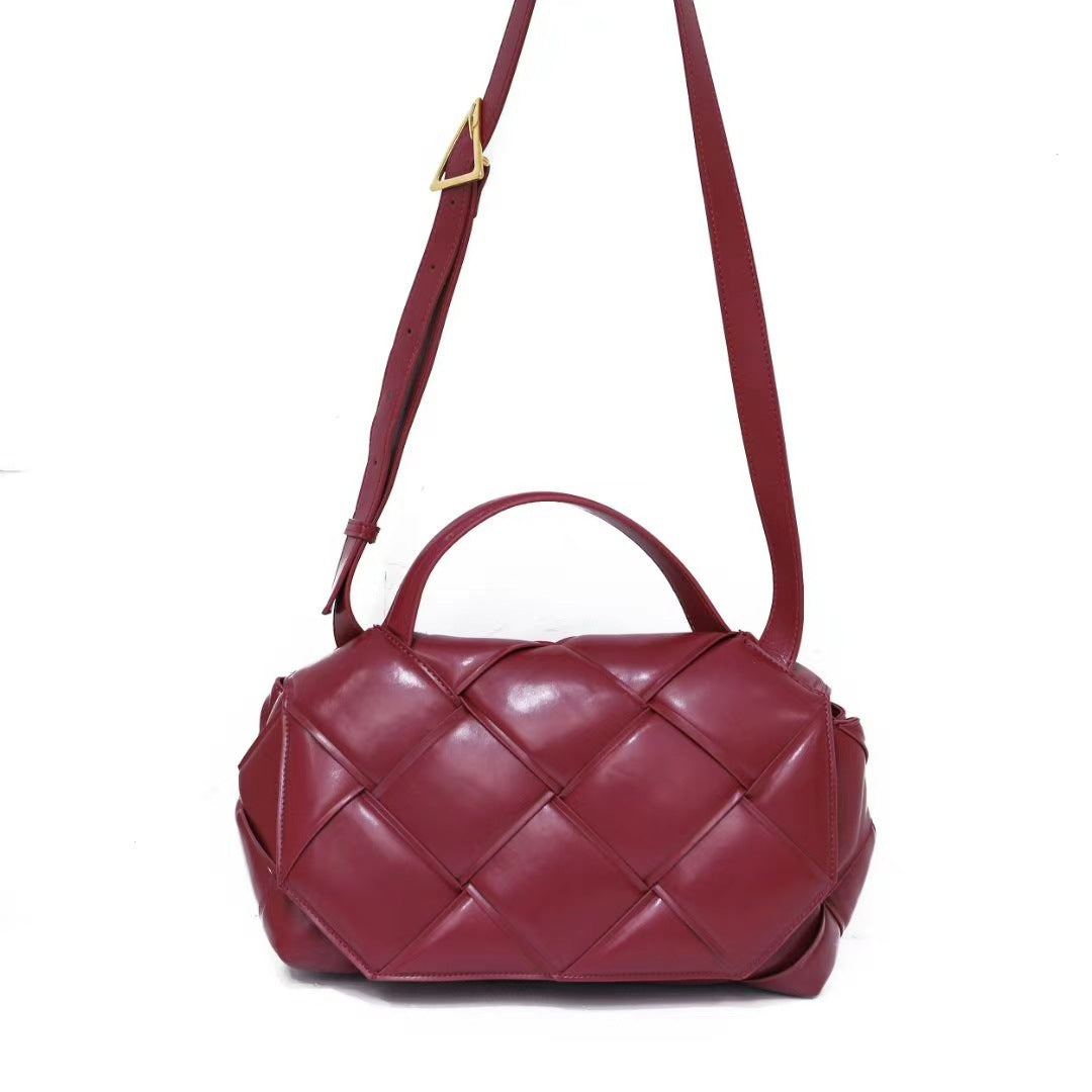 Fashionable handbag leather