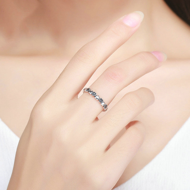 Sterling Silver tail Ring on woman finger
