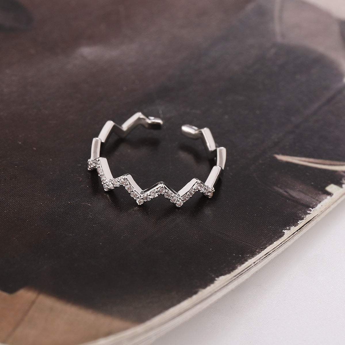 Micro Inlaid Zircon Temperament Full Diamond Ring