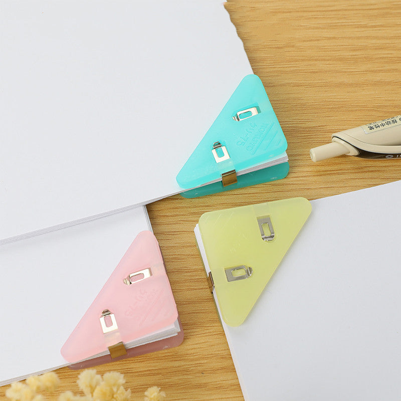 Simple color triangle plastic ticket holder