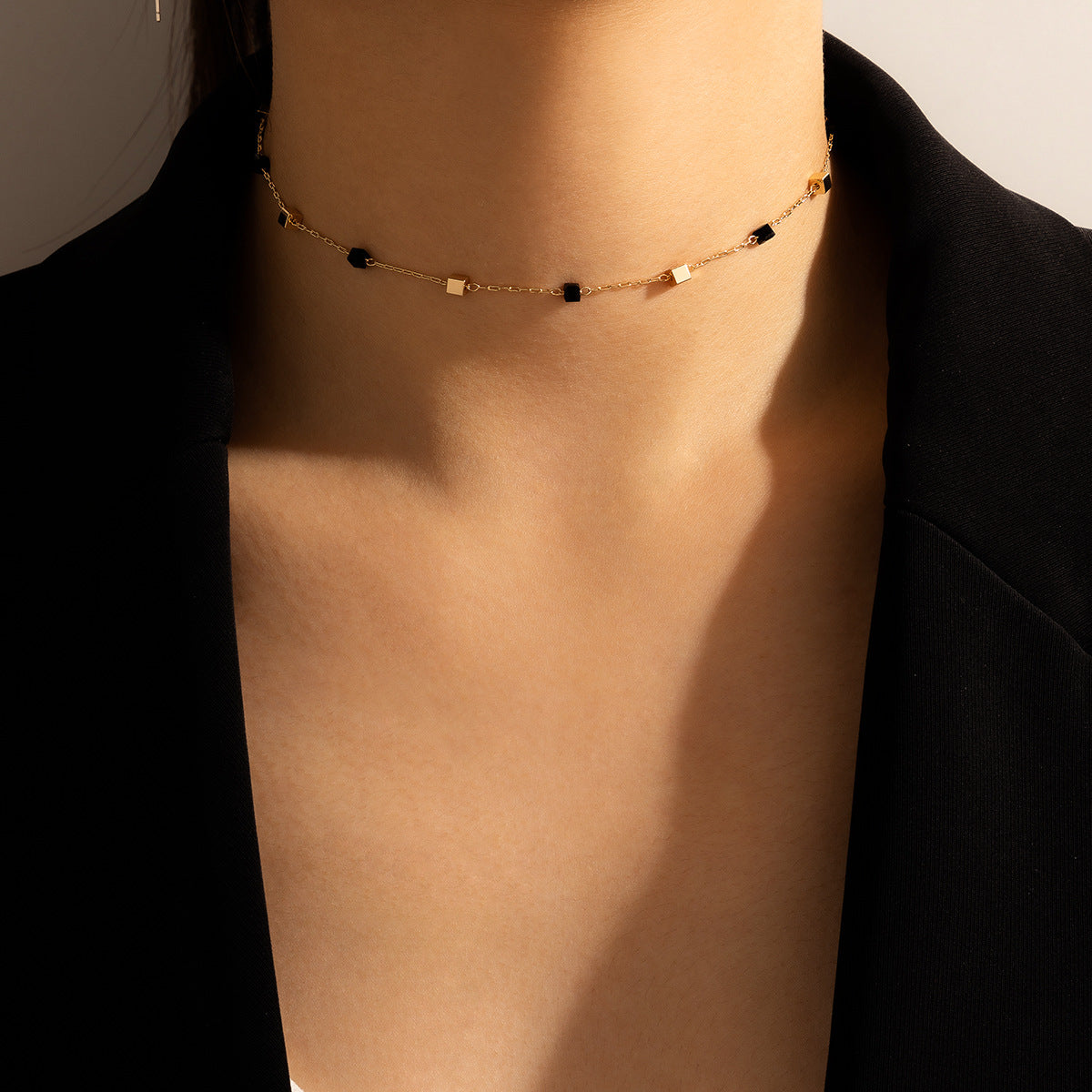 Women's Three-dimensional Square Simple Necklace Short