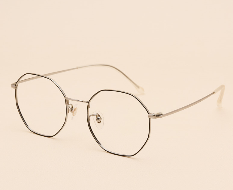 نظارات التيتانيوم