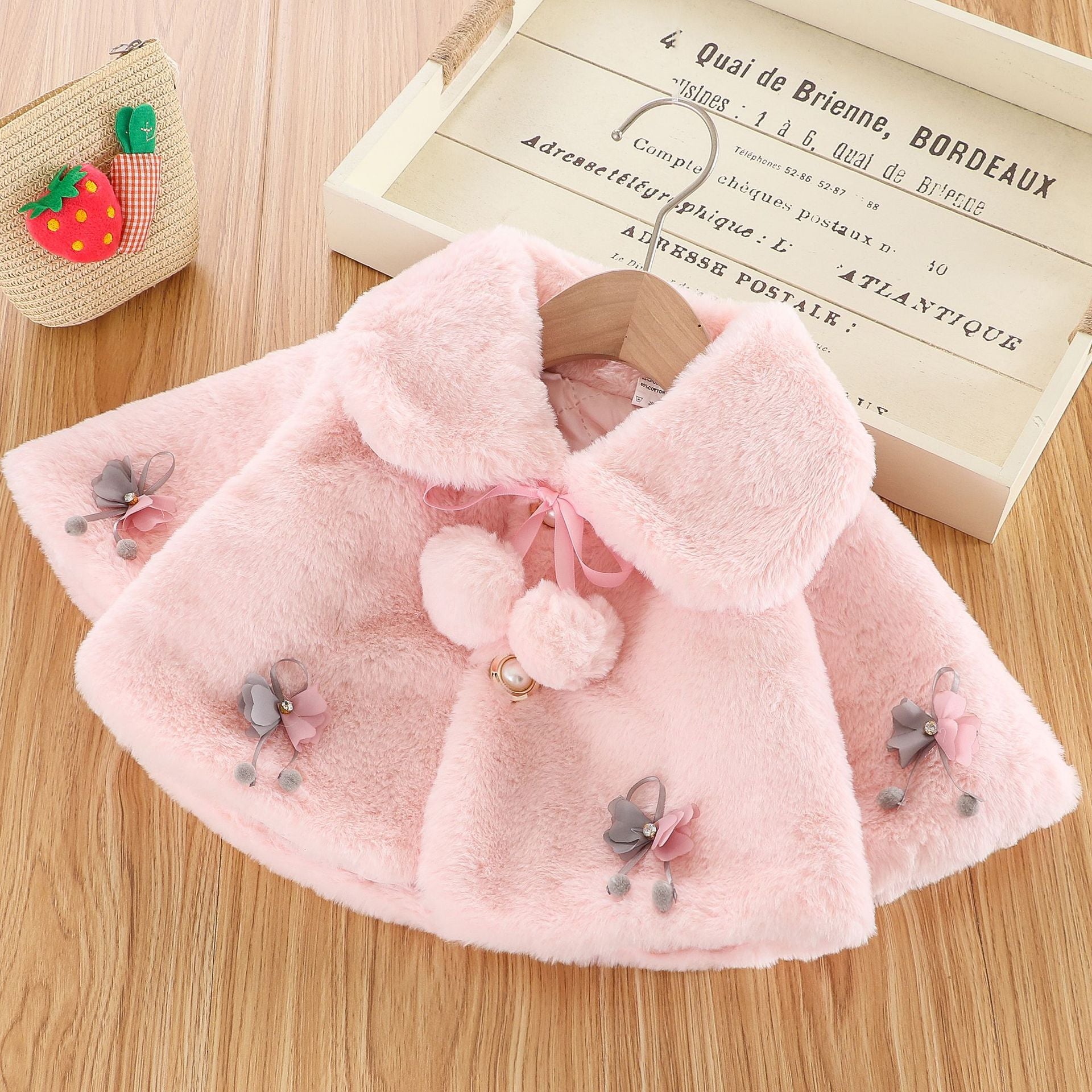Children's Clothing Warm Sweet And Cute Short Cloak