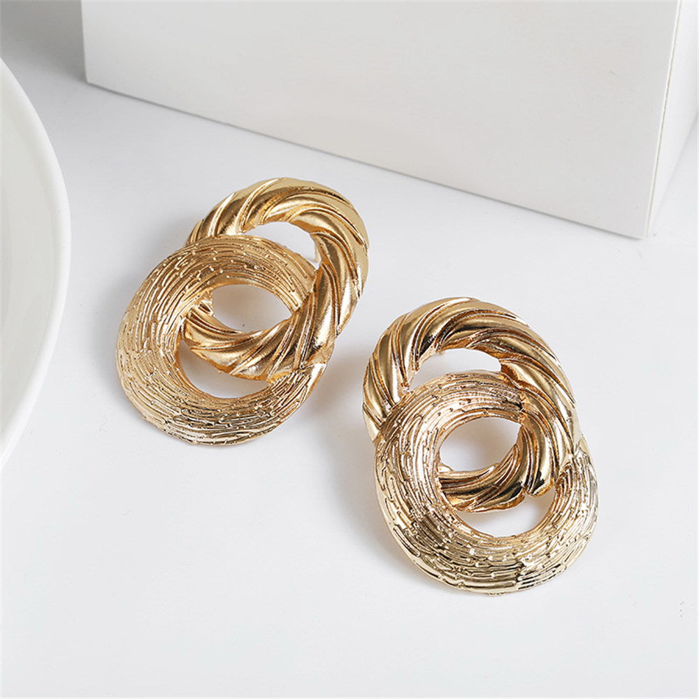 Alloy figure 8 spray paint and electroplated metal earrings