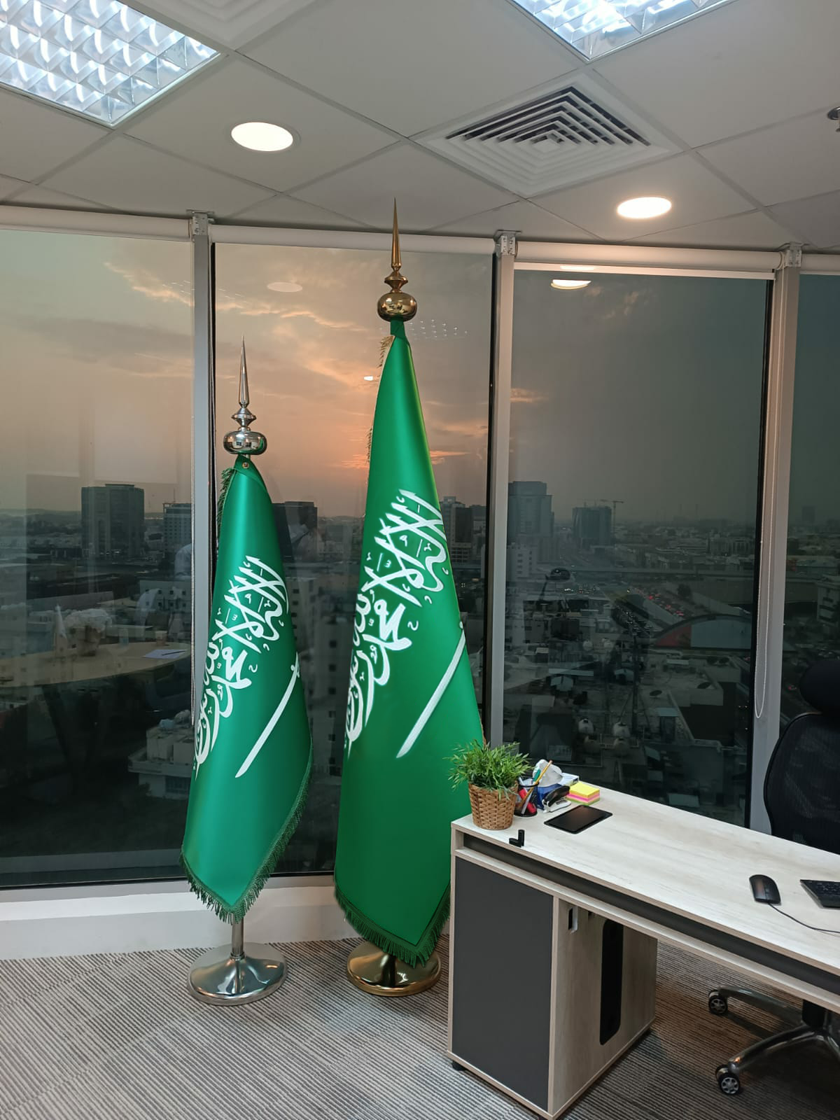 Royal Indoor Saudi Flag padded with Base Pole