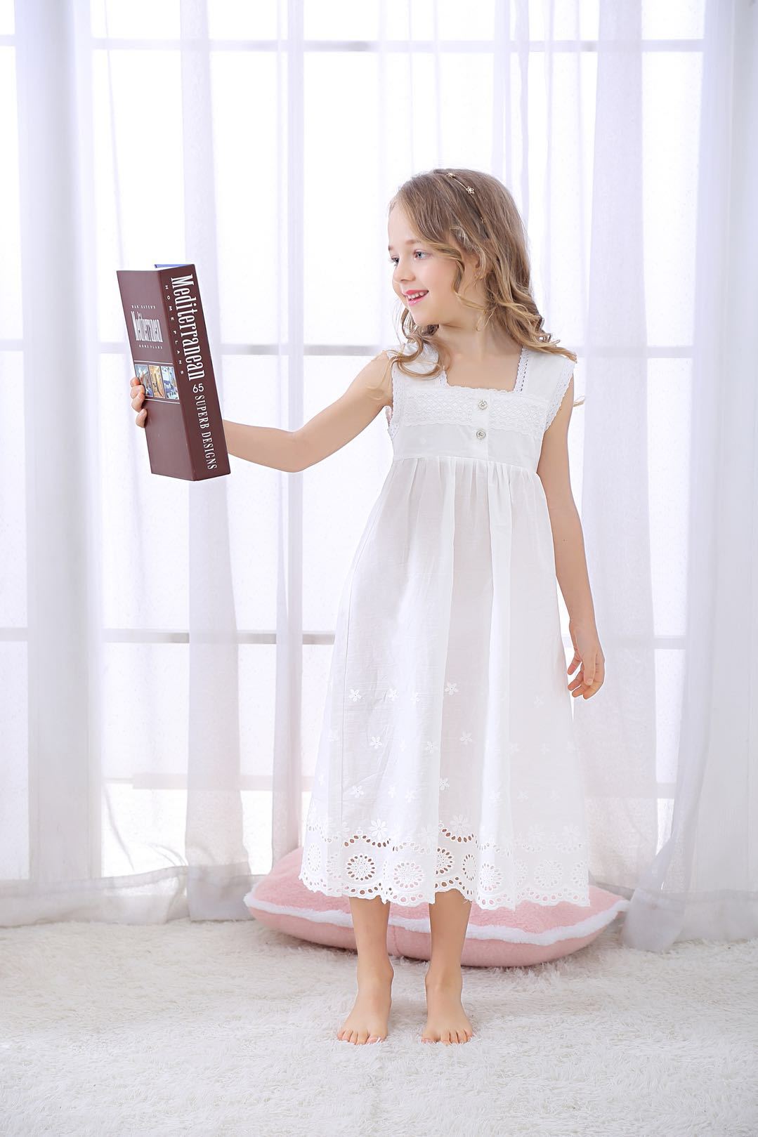 New Girls' White Cotton Computer Embroidery Dress